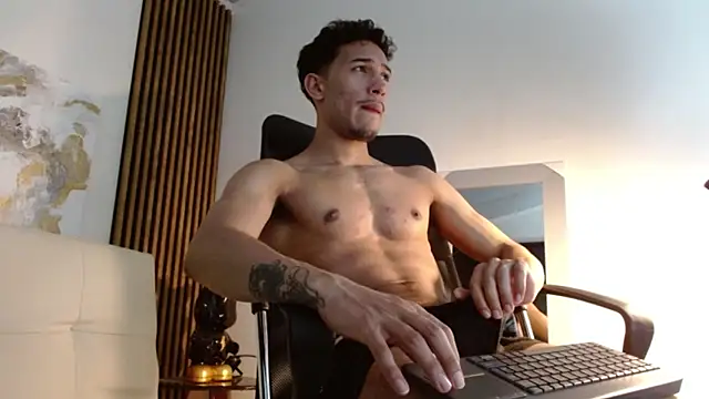 Snapshot of rafael_stone chatting on January 9, 3:58 am rafael stone online show from January 9, 3:58 am