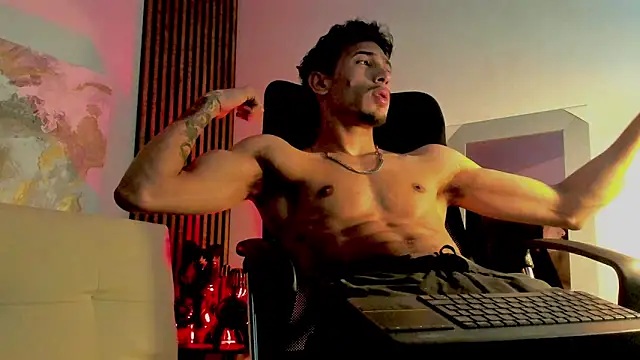 Snapshot of rafael_stone chatting on March 1, 2:48 am rafael stone online show from March 1, 2:48 am