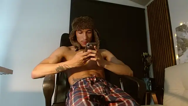 Snapshot of rafael_stone chatting on December 31, 3:01 am rafael stone online show from December 31, 3:01 am