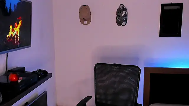 Snapshot of Dimitri_higth420 chatting on September 9, 2:38 pm Dimitri higth420 online show from September 9, 2:38 pm