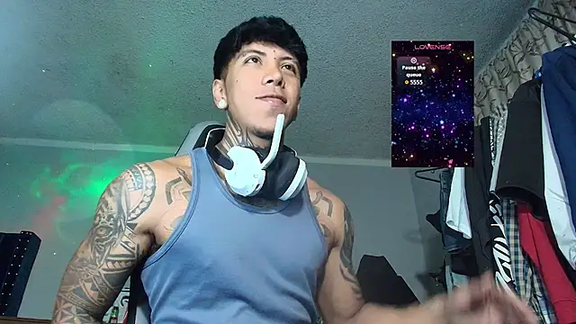 Nickhot0609 online show from November 28, 12:36 am