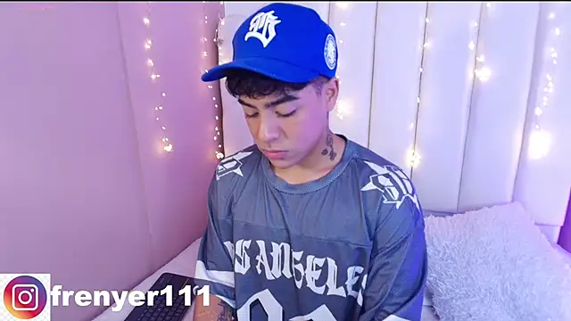 kiing azahell online show from March 13, 10:21 pm