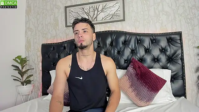 Snapshot of MattDevon chatting on December 27, 7:46 pm MattDevon online show from December 27, 7:46 pm