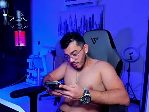 BrunoD31 online show from April 24, 3:42 am