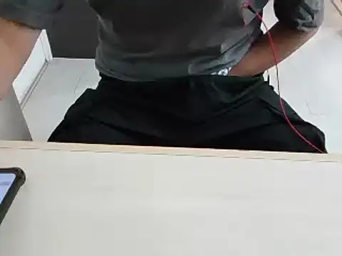 XiaoGuoGuo284512 online show from January 1, 8:02 am