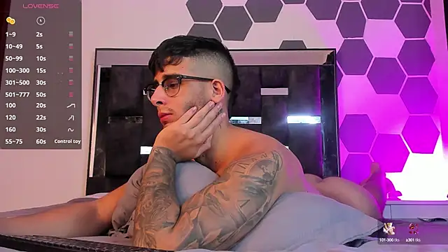 iamcamiloo  online show from February 9, 12:40 am