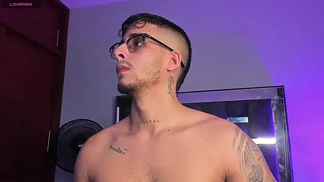 iamcamiloo  online show from March 8, 5:14 am