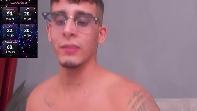 iamcamiloo  online show from December 10, 3:52 am