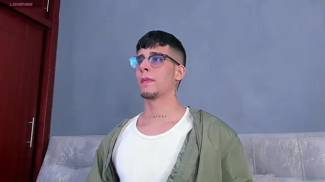 iamcamiloo  online show from January 14, 10:17 am