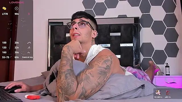 iamcamiloo  online show from February 6, 2:44 am