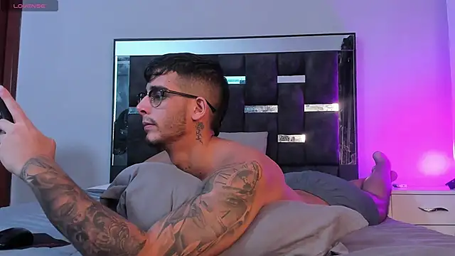 iamcamiloo  online show from March 5, 9:50 pm