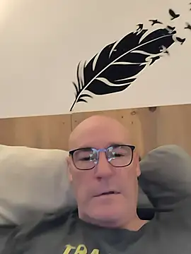 Snapshot of bogland33 chatting on September 22, 9:47 pm bogland33 online show from September 22, 9:47 pm