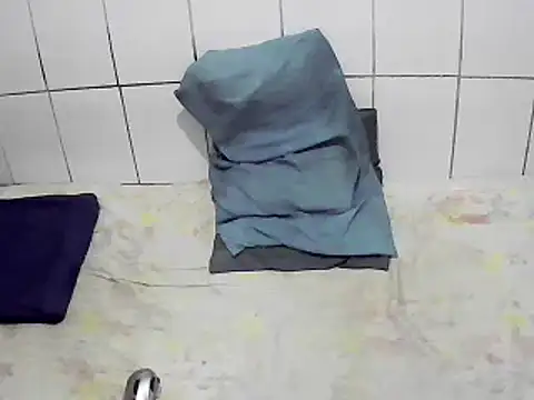 Snapshot of pierdona chatting on December 2, 6:52 pm pierdona online show from December 2, 6:52 pm