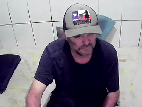 Snapshot of pierdona chatting on December 13, 8:37 pm pierdona online show from December 13, 8:37 pm