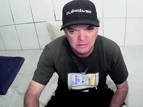 Snapshot of pierdona chatting on February 23, 12:21 pm pierdona online show from February 23, 12:21 pm