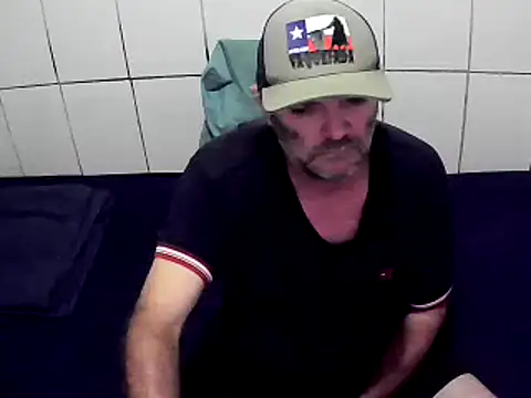 Snapshot of pierdona chatting on January 21, 8:21 pm pierdona online show from January 21, 8:21 pm