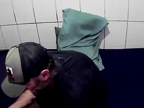 Snapshot of pierdona chatting on December 24, 8:27 pm pierdona online show from December 24, 8:27 pm