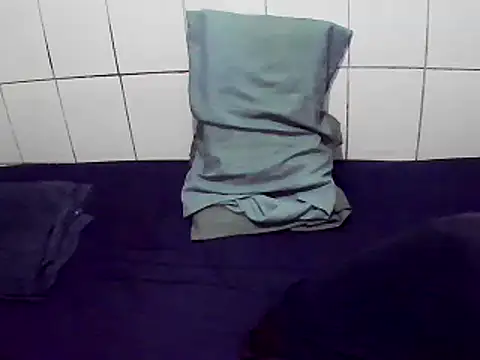Snapshot of pierdona chatting on December 26, 9:15 pm pierdona online show from December 26, 9:15 pm