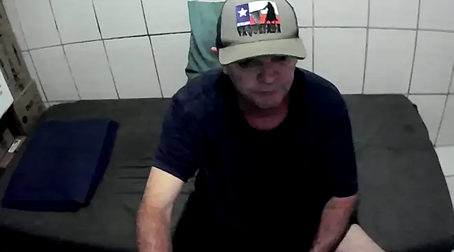 Snapshot of pierdona chatting on February 13, 8:34 pm pierdona online show from February 13, 8:34 pm