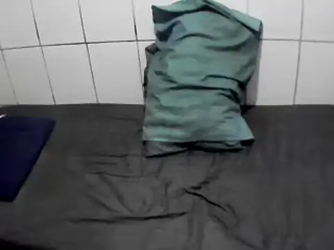 Snapshot of pierdona chatting on January 31, 8:33 pm pierdona online show from January 31, 8:33 pm