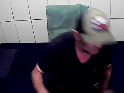 Snapshot of pierdona chatting on December 23, 8:57 pm pierdona online show from December 23, 8:57 pm