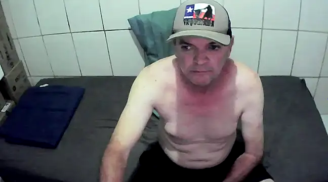 Snapshot of pierdona chatting on January 30, 8:42 pm pierdona online show from January 30, 8:42 pm