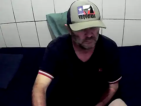Snapshot of pierdona chatting on January 14, 8:48 pm pierdona online show from January 14, 8:48 pm