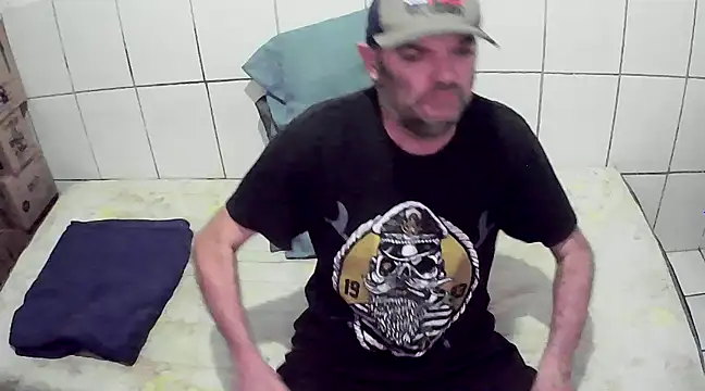 Snapshot of pierdona chatting on December 8, 1:47 pm pierdona online show from December 8, 1:47 pm