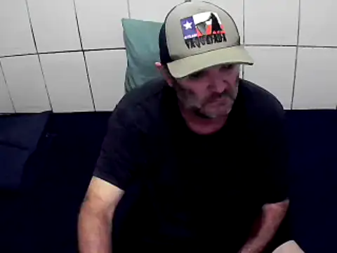 Snapshot of pierdona chatting on January 17, 8:26 pm pierdona online show from January 17, 8:26 pm