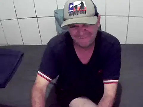 Snapshot of pierdona chatting on February 4, 8:28 pm pierdona online show from February 4, 8:28 pm