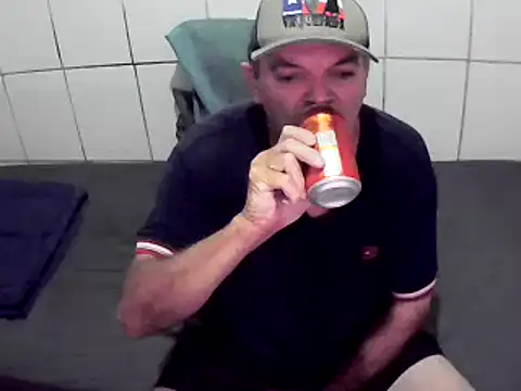 Snapshot of pierdona chatting on February 3, 8:24 pm pierdona online show from February 3, 8:24 pm