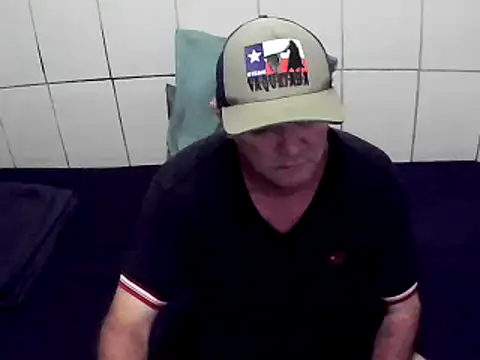 Snapshot of pierdona chatting on January 23, 7:29 pm pierdona online show from January 23, 7:29 pm