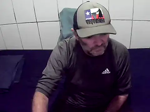 Snapshot of pierdona chatting on January 6, 8:39 pm pierdona online show from January 6, 8:39 pm