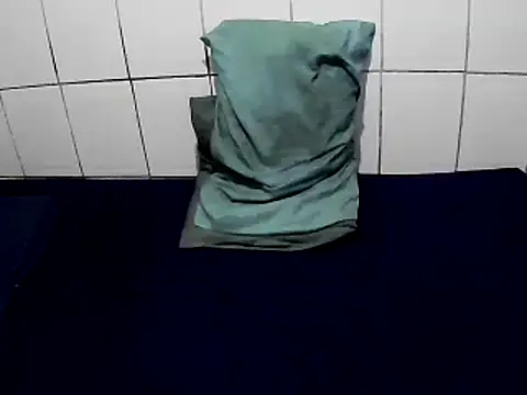Snapshot of pierdona chatting on January 9, 8:44 pm pierdona online show from January 9, 8:44 pm