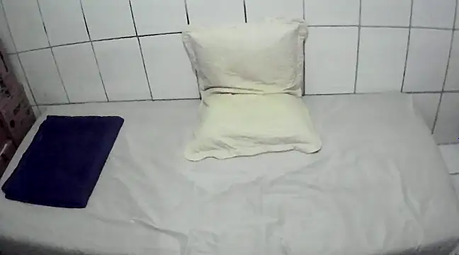 Snapshot of pierdona chatting on February 22, 7:10 pm pierdona online show from February 22, 7:10 pm