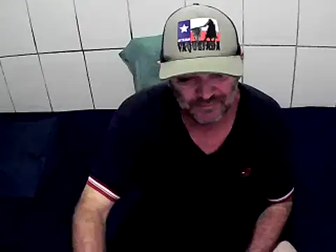 Snapshot of pierdona chatting on January 16, 8:25 pm pierdona online show from January 16, 8:25 pm