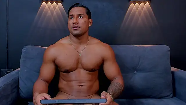 CallumMuscle online show from January 19, 11:00 pm