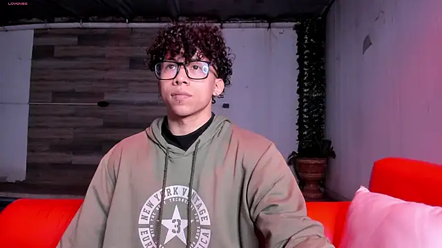 AkazaBoy  online show from March 15, 5:26 am