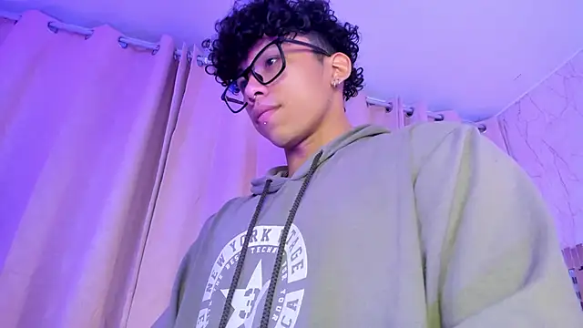 AkazaBoy  online show from December 21, 4:31 am