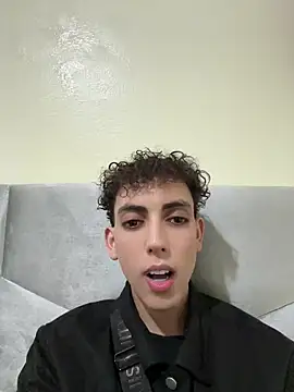 anwarlovemaroc online show from April 14, 10:31 pm