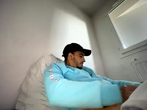 Rebeu313 online show from November 16, 2:30 pm