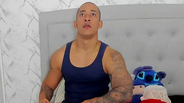 luigiferrara online show from February 9, 9:52 pm