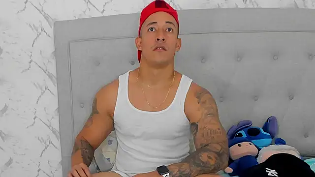 luigiferrara online show from November 27, 10:02 pm