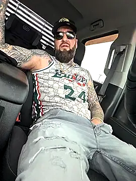 Beardedtattood online show from November 14, 4:52 pm