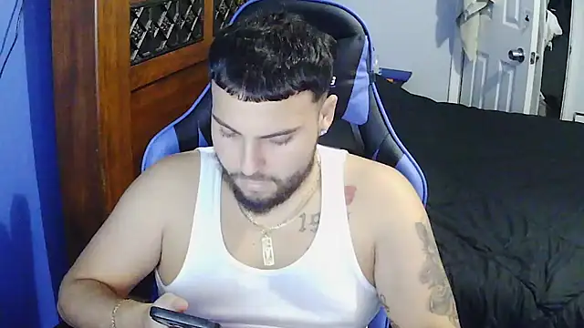 Snapshot of MasterKvn chatting on January 26, 4:20 am MasterKvn online show from January 26, 4:20 am