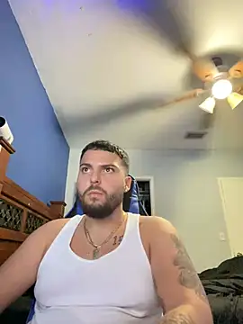 Snapshot of MasterKvn chatting on December 15, 7:24 am MasterKvn online show from December 15, 7:24 am