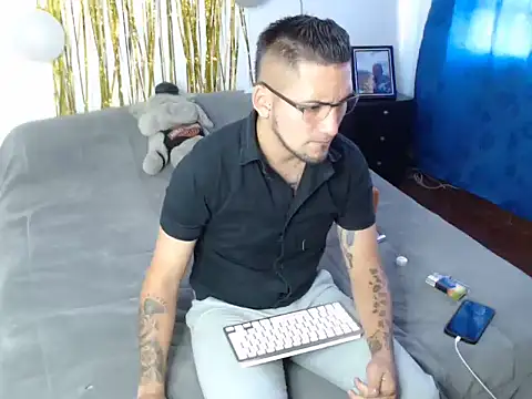 Jeiison duf online show from December 2, 7:28 pm