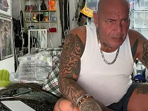 joeytatts66 online show from November 21, 2:54 am