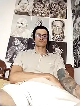 Loggan donnelly online show from March 25, 2:37 am