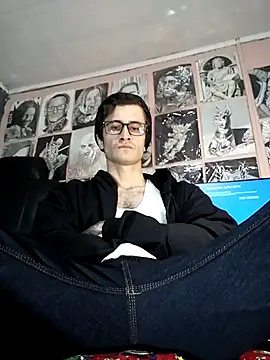 Loggan donnelly online show from January 31, 7:11 pm